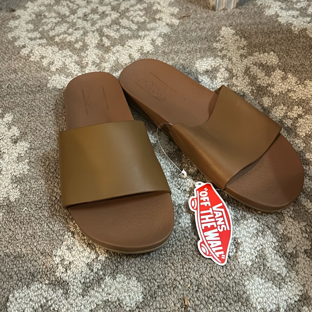 Women’s Vans Sandals Size 8 - Color Chipmunk